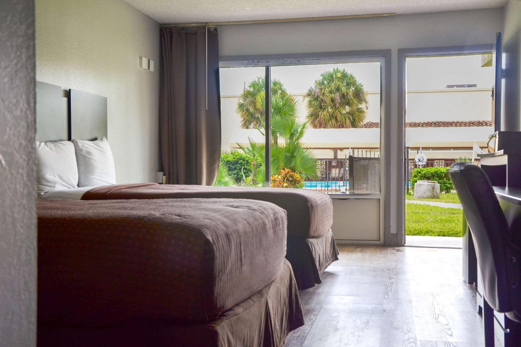 Rodeway Inn Sun City Center Εξωτερικό φωτογραφία