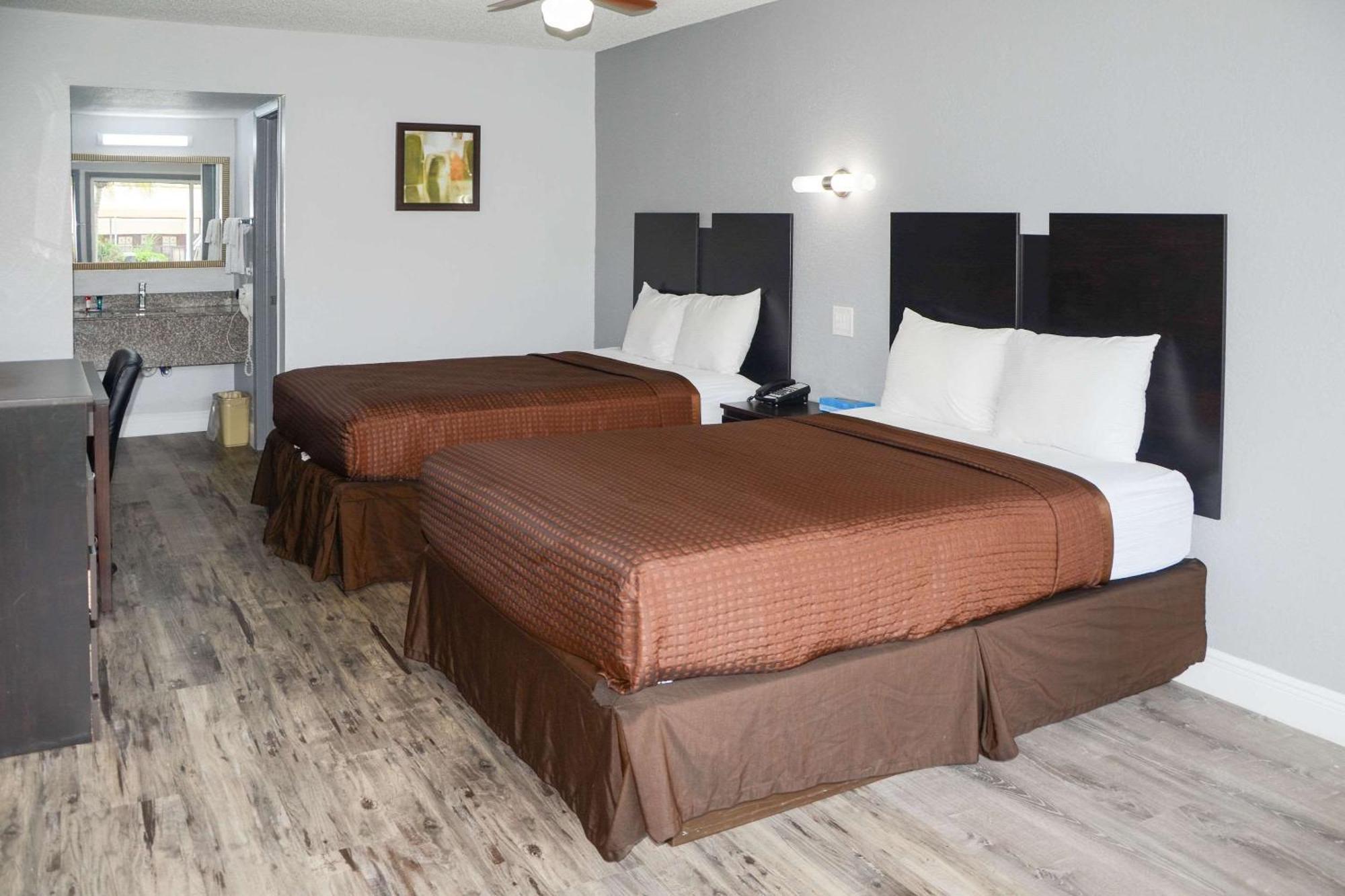 Rodeway Inn Sun City Center Εξωτερικό φωτογραφία