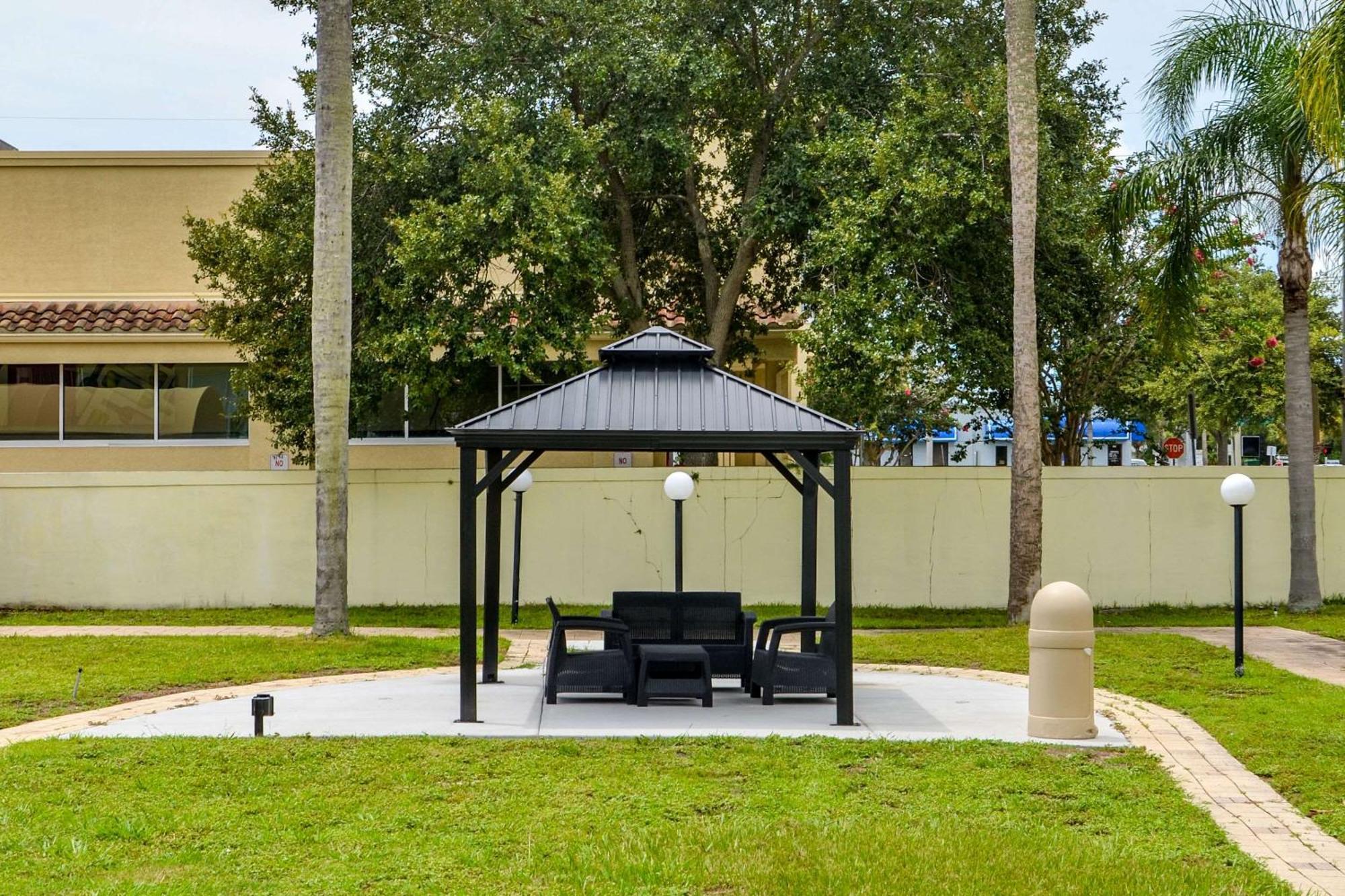 Rodeway Inn Sun City Center Εξωτερικό φωτογραφία