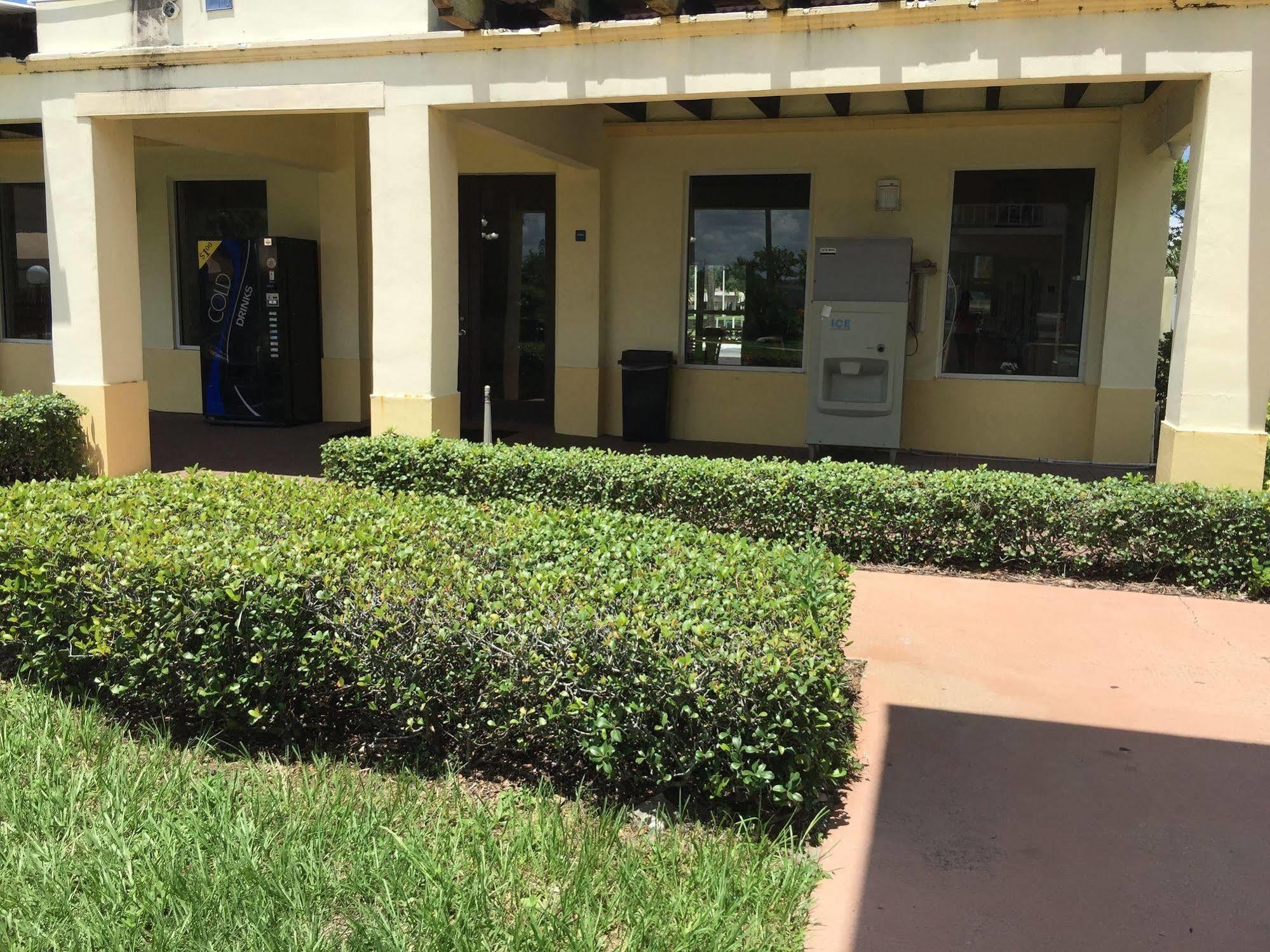 Rodeway Inn Sun City Center Εξωτερικό φωτογραφία