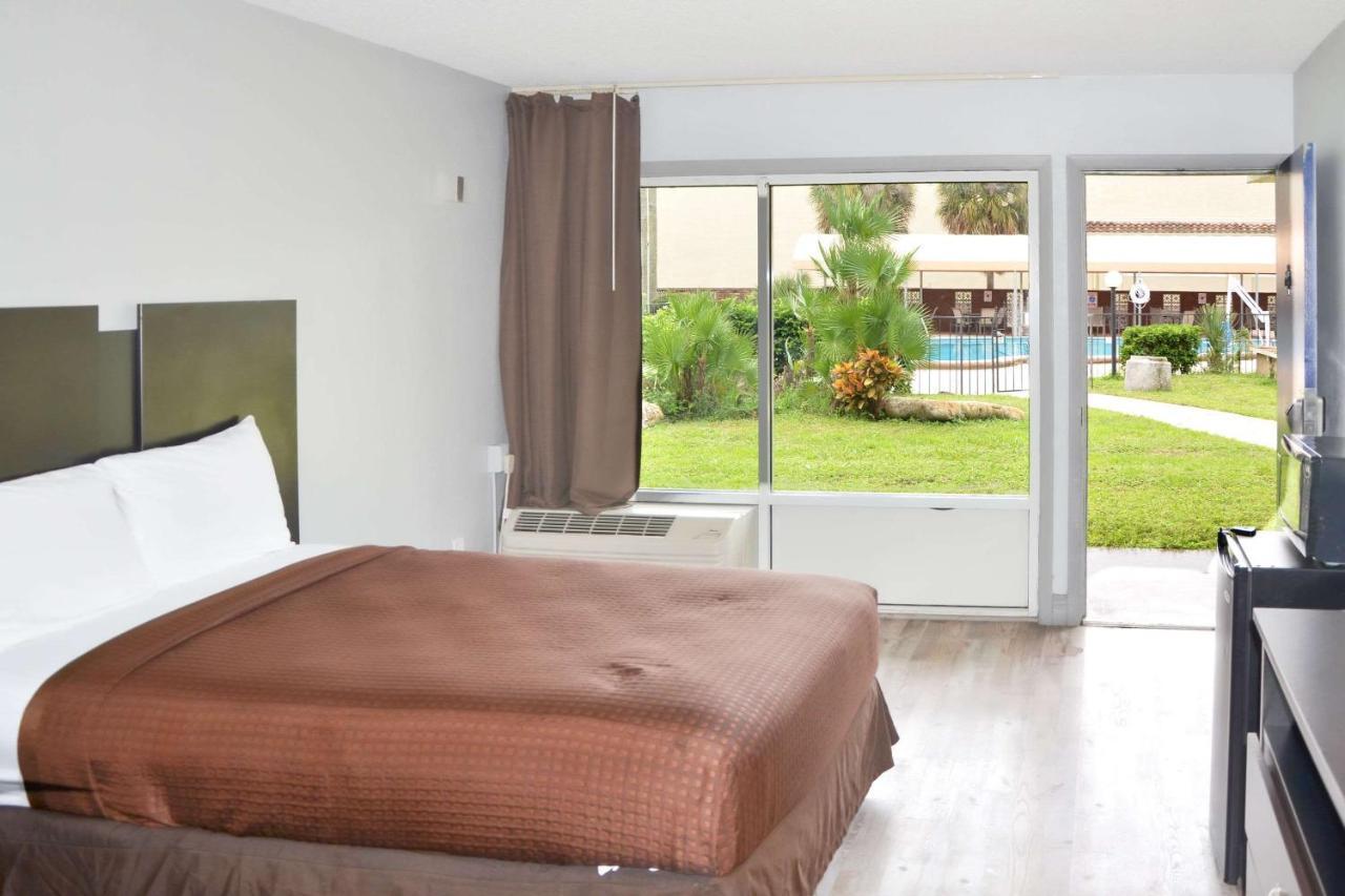 Rodeway Inn Sun City Center Εξωτερικό φωτογραφία